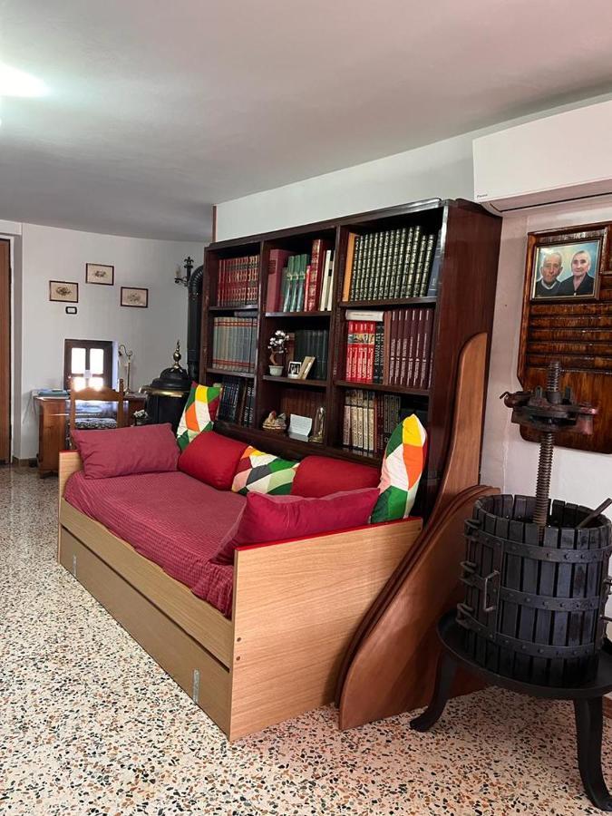 Affittacamere Casa fra gli ulivi di Giuseppe Sonnino Esterno foto